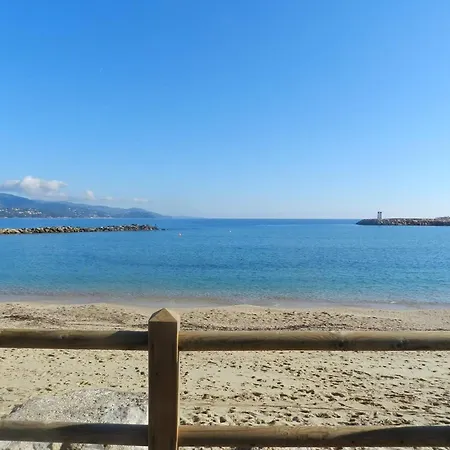 3 Pieces Sur La Plage, Parking Inclus, Animaux Admis - Fr-1-251-832