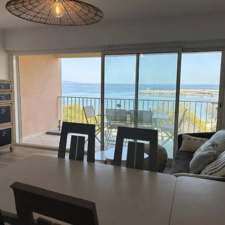 Apartment 3 Pieces Sur La Plage, Parking Inclus, Animaux Admis - Fr-1-251-832 Le Lavandou